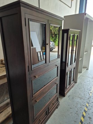Vitrinas de madera y cristal