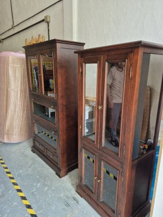 Vitrinas de madera y cristal