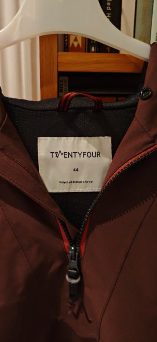 Chaqueta TWENTYFOUR impermeable marrón