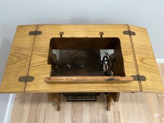 Mueble auxiliar de Roble.