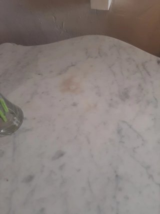Mesa auxiliar mármol y madera