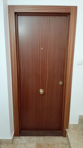 Servicio de montaje de suelo Puertas armario y coc