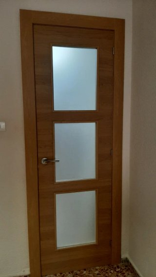 Servicio de montaje de suelo Puertas armario y coc