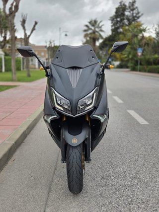 Yamaha TMAX 530 Iron Max Negra