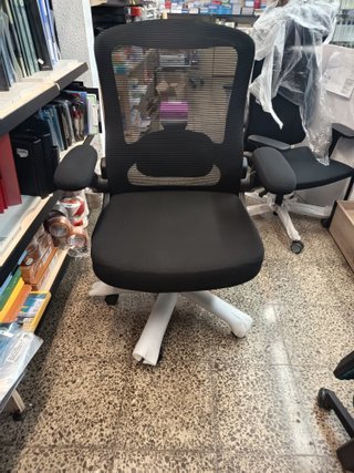 Silla de oficina asiento ancho negra