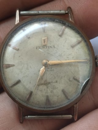 Reloj festiba Dorado