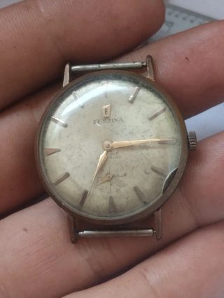 Reloj festiba Dorado