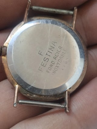 Reloj festiba Dorado