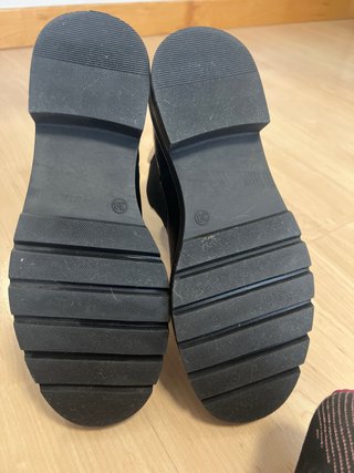 Botines negros efecto piel cocodrilo