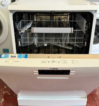 LAVAVAJILLAS MARCA AEG