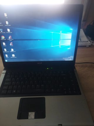 Portátil Acer Negro y Plateado, conectar red elect