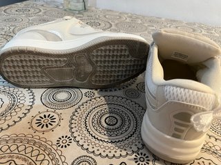 Zapatillas Bershka skate mariposas beige