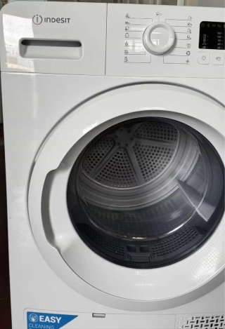 SECADORA DE CONDENSACIÓN MARCA INDESIT DE 8 KILOS