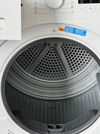 SECADORA DE CONDENSACIÓN MARCA INDESIT DE 8 KILOS