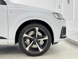 AUDI Q7 55 TFSIe S line quattro tiptronic 381CV