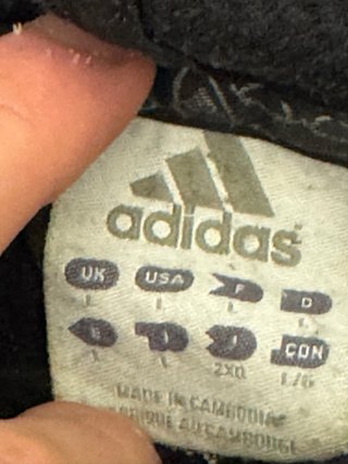 Felpa Adidas con cappuccio