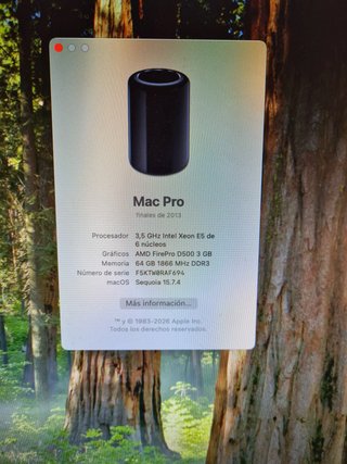 • Apple Mac Pro 64GB RAM • SSD NVMe 1TB • SEQUOIA