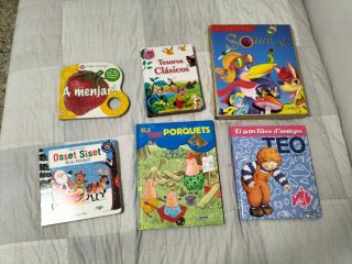 Libros, muñecos y peluches
