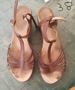 Varias sandalias a 3 euros