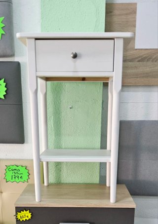 Mesita de noche blanca con cajón