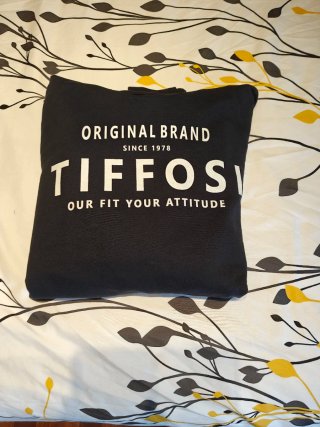 Sudadera Tiffosi con capucha negra