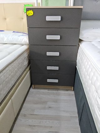 Cajonera de madera y plástico