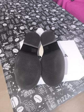 Zapatos Bimba y Lola negros y SIN USAR.