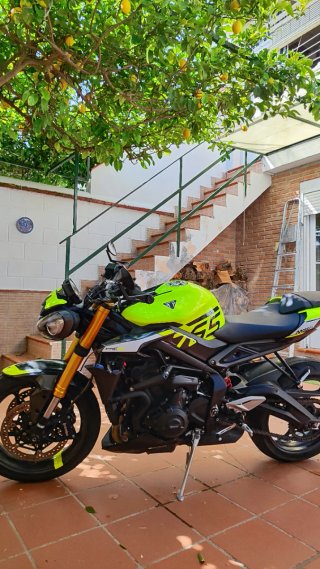 Triumph Street Triple 765 R