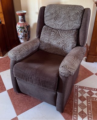 Sillón reclinable marrón chocolate