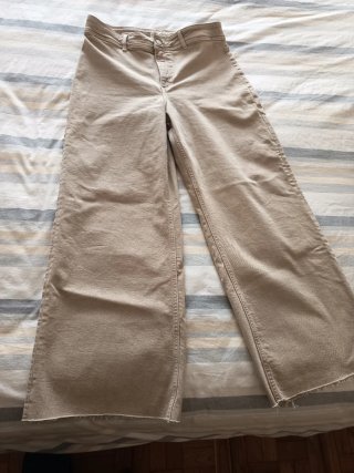 Pantalones blancos anchos