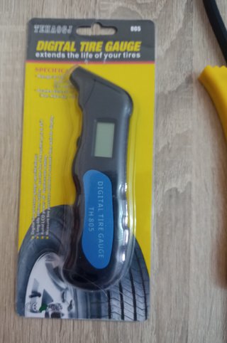 Medidor de presión digital para neumáticos