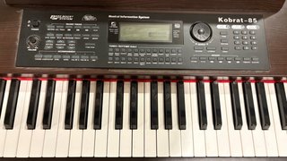 Piano Digital Kobrat