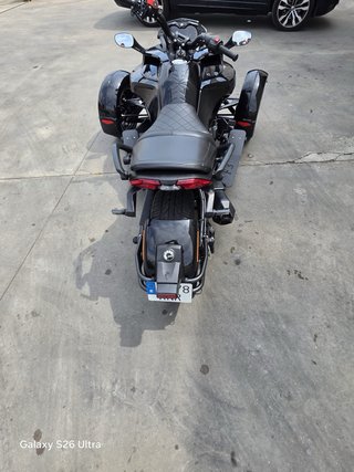 Can-Am Trike Negro