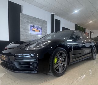 Porsche Panamera 2023