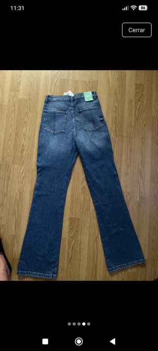 Pantalón vaquero flare azul