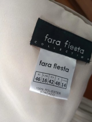 Vestido de fiesta beige plisado Nuevo