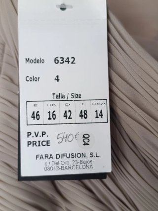 Vestido de fiesta beige plisado Nuevo