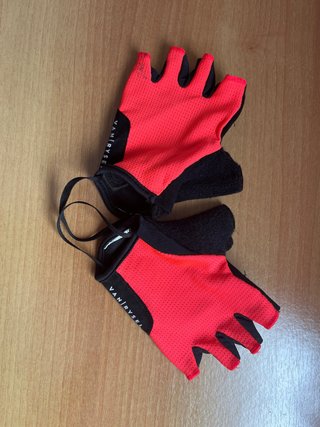 Kit Ciclismo: Casco, Guantes y Bandas