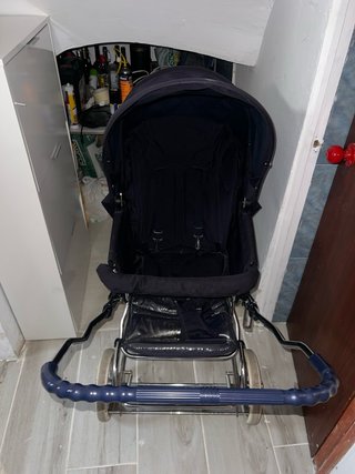 Sillita de paseo bebé negra