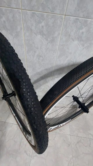 Ruedas Gravel Carbono 45mm Tubeless