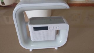 Altavoz portátil blanco