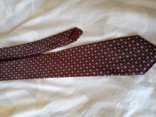 Corbata de seda con estampado geométrico