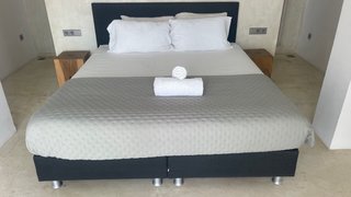 2 Camas King Size Tela y Madera