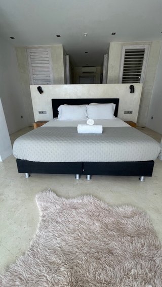 2 Camas King Size Tela y Madera