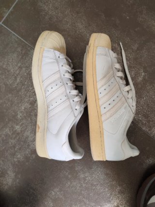 Scarpe sportive Adidas uomo bianche e beige