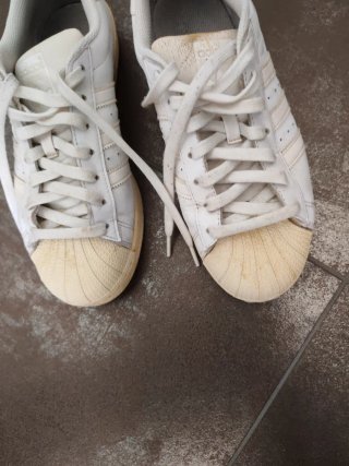 Scarpe sportive Adidas uomo bianche e beige