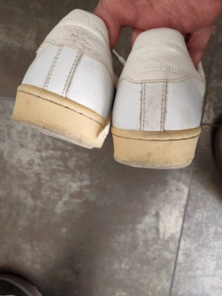 Scarpe sportive Adidas uomo bianche e beige