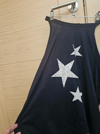 Camiseta tirantes negra con estrellas