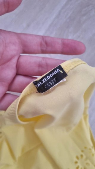 Pareo corto amarillo con bordado