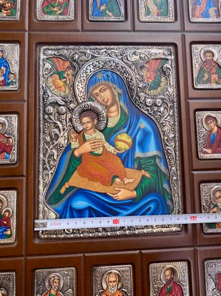 Retablo bizantino con 18 iconos en plata